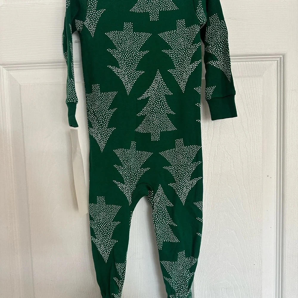 🆕Carter’s Christmas Onesie
